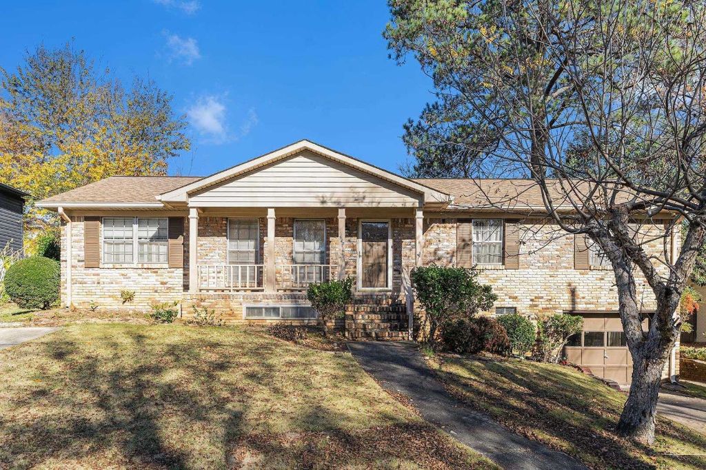 543 Edgeknoll Lane
