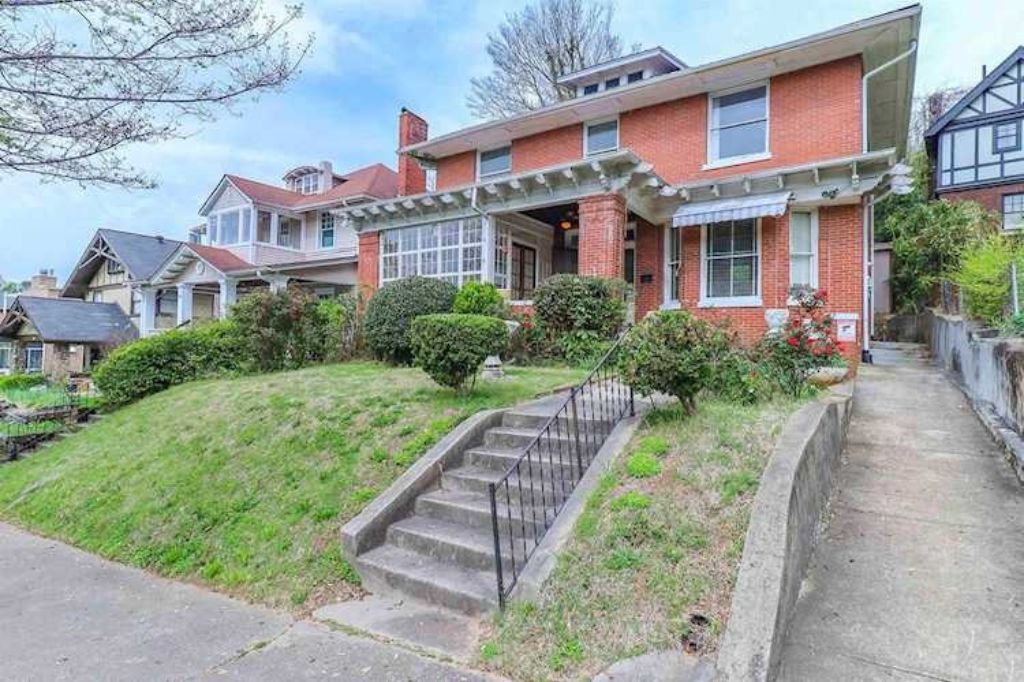 2620 S 11th Avenue