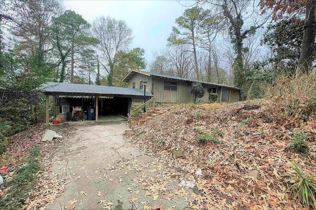 3512 Valley Circle