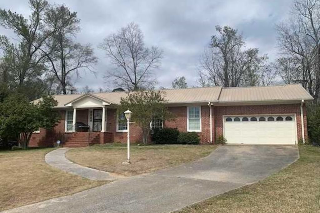 221 Erwin Circle