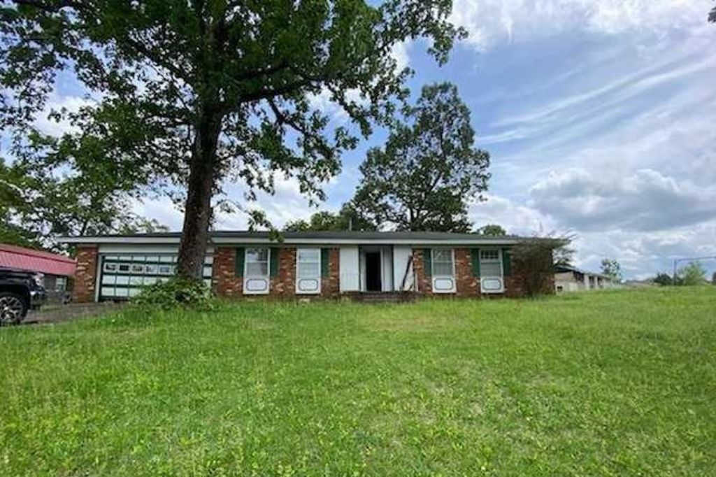 817 Mountain Drive