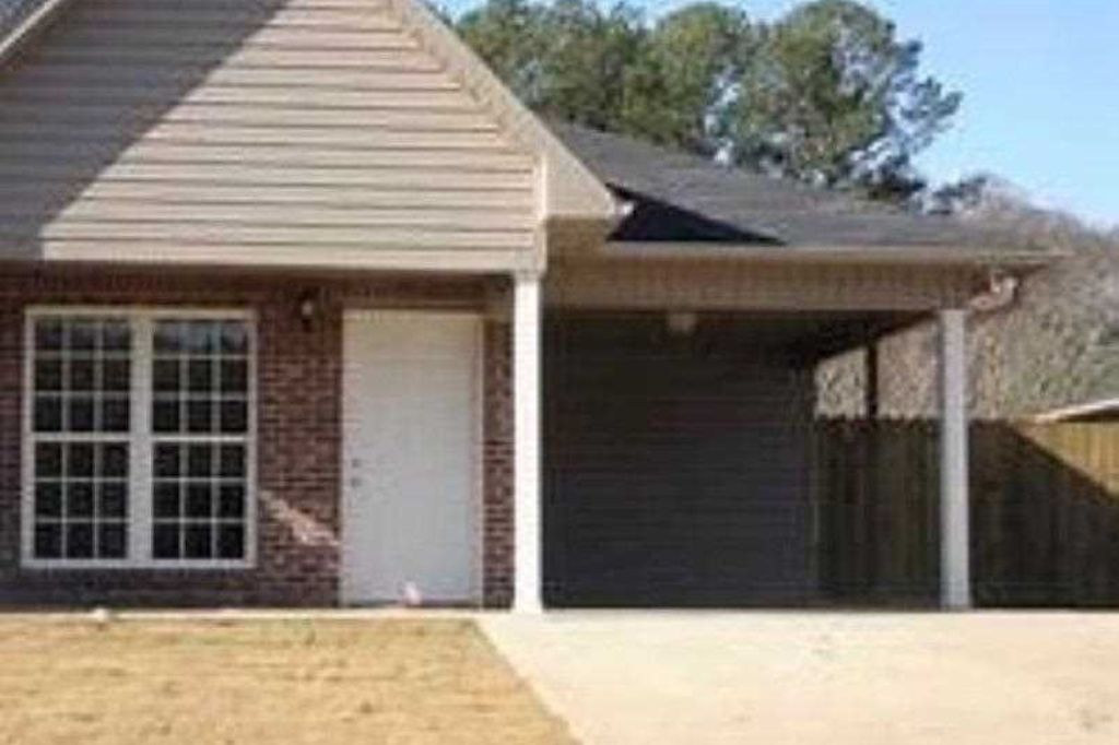 1804 Woodvine Ln