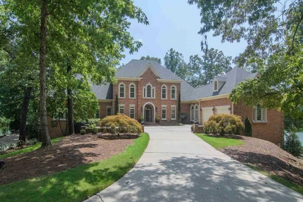 1112 Highland Lakes Cir