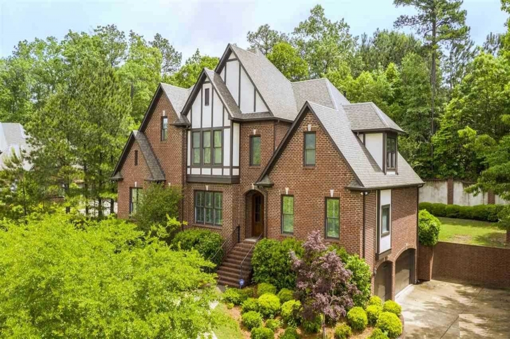 224 Salisbury Cir