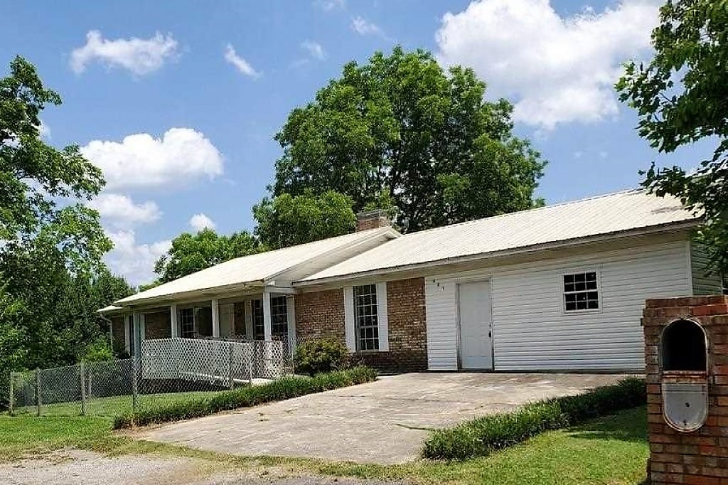421 E Clark Mtn Rd