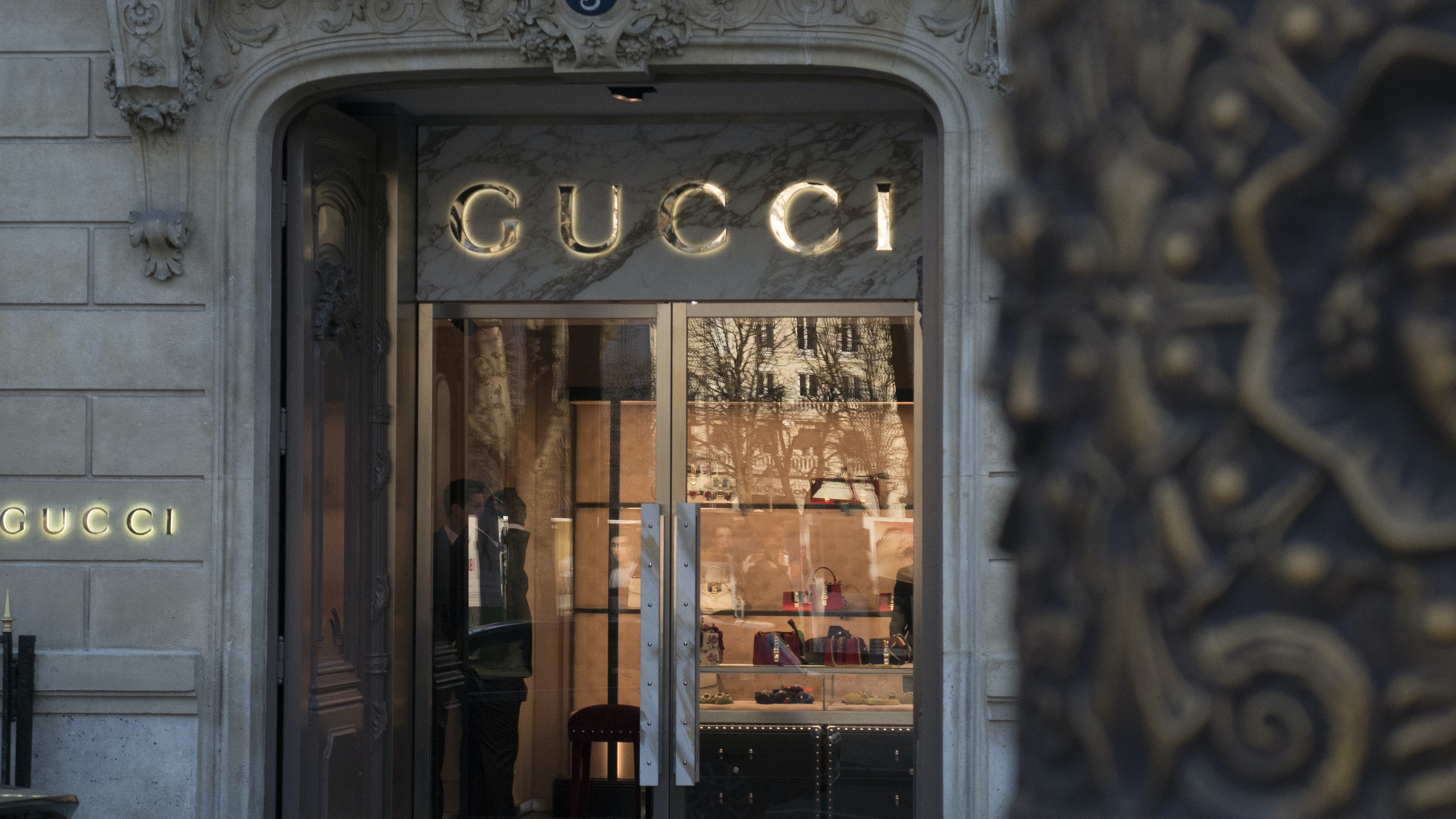 gucci store